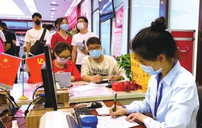 “幸有所愛，不畏山?！?“5·20”當天蘭州城關區有521對新人領證
