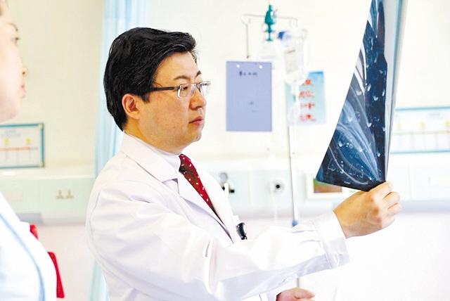 蘭大二院院長王琛喜捧“中國醫師獎”