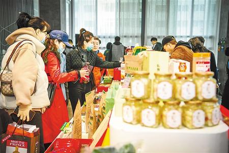 今天，在這里聽榆中的脫貧故事 ——榆中縣“脫貧攻堅宣傳周”發布活動暨脫貧攻堅主題成就展啟動側記