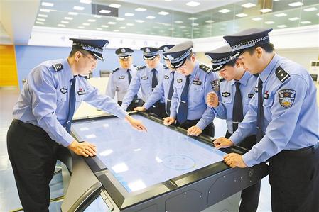 致敬！人民警察