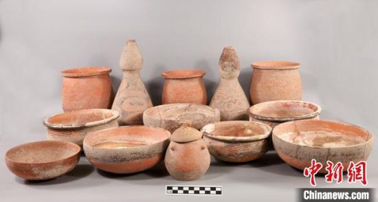 圖為圪垯川遺址出土的器物組合。(資料圖) 甘肅省文物局供圖
