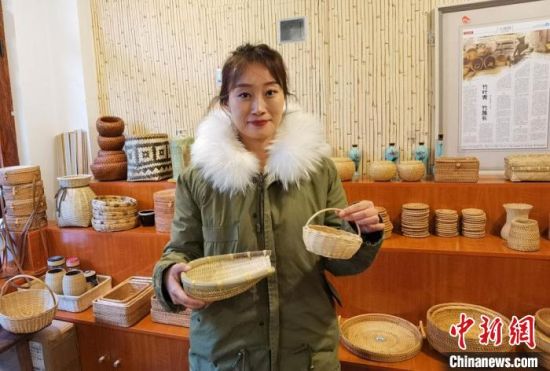40多種精小玲瓏、純手工制作的新型盛食容器、居家工藝品等，每一件都令人愛不釋手?！●T志軍 攝
