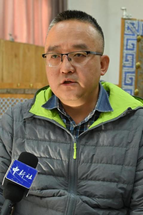 謝焱,甘肅省文物考古研究所副研究館員、考古研究二部主任、田野考古項(xiàng)目負(fù)責(zé)人。主持參與了張家川馬家塬戰(zhàn)國(guó)西戎墓地、臨潭磨溝齊家文化墓地等20多項(xiàng)考古調(diào)查、發(fā)掘工作,曾獲得中國(guó)國(guó)家文物局田野考古二、三等獎(jiǎng),“十二五”文物保護(hù)科學(xué)和技術(shù)創(chuàng)新二等獎(jiǎng)等榮譽(yù)。