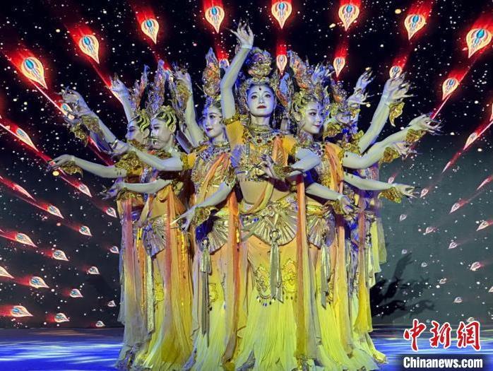 圖為甘肅演藝集團歌舞劇院表演的舞蹈《金光千佛》。(資料圖)戴文昌 攝